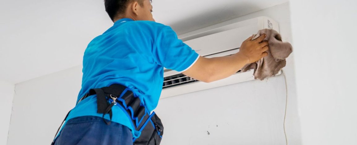 Limpar o filtro do ar-condicionado: qual a importância e como fazer?