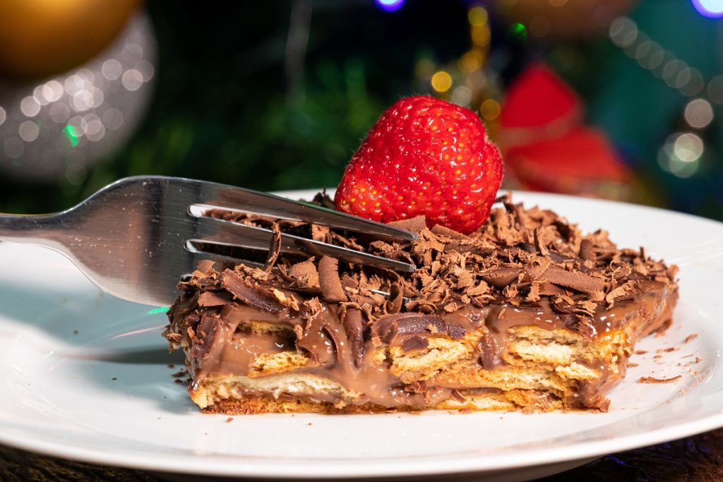 O pavê de chocolate é uma das receitas natalinas no forno elétrico ideais para sua ceia.