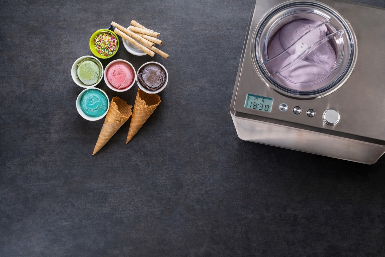 Sorveteira em casa: como fazer sorvete cremoso sem cristais de gelo