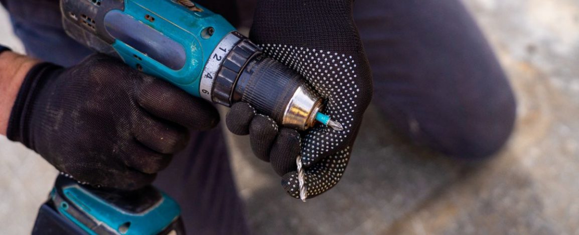 Como escolher parafusadeira e furadeira de impacto para oficina e obra