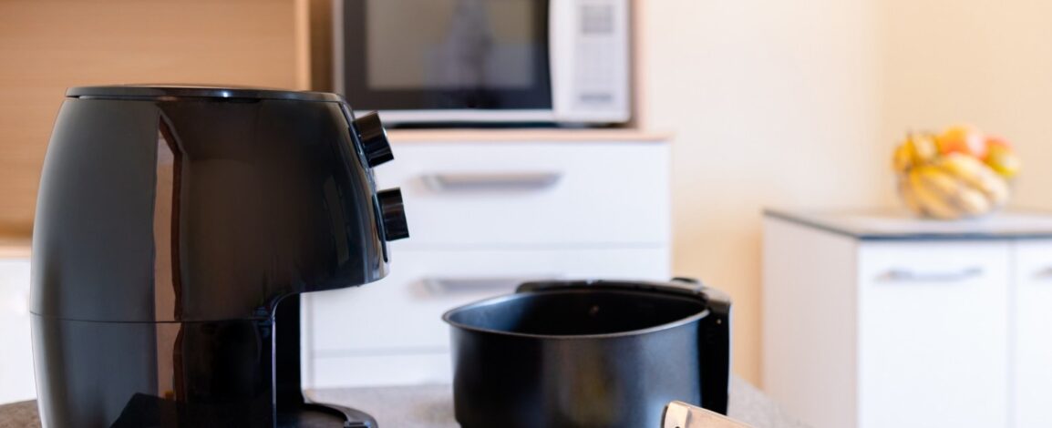Air fryer ou micro-ondas: qual comprar primeiro para a sua rotina?